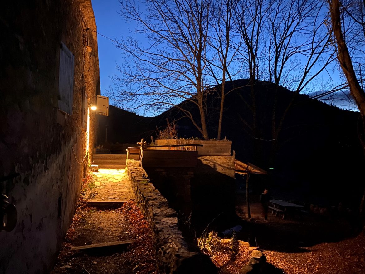 Crépuscule sur la terrasse de La Comtesse