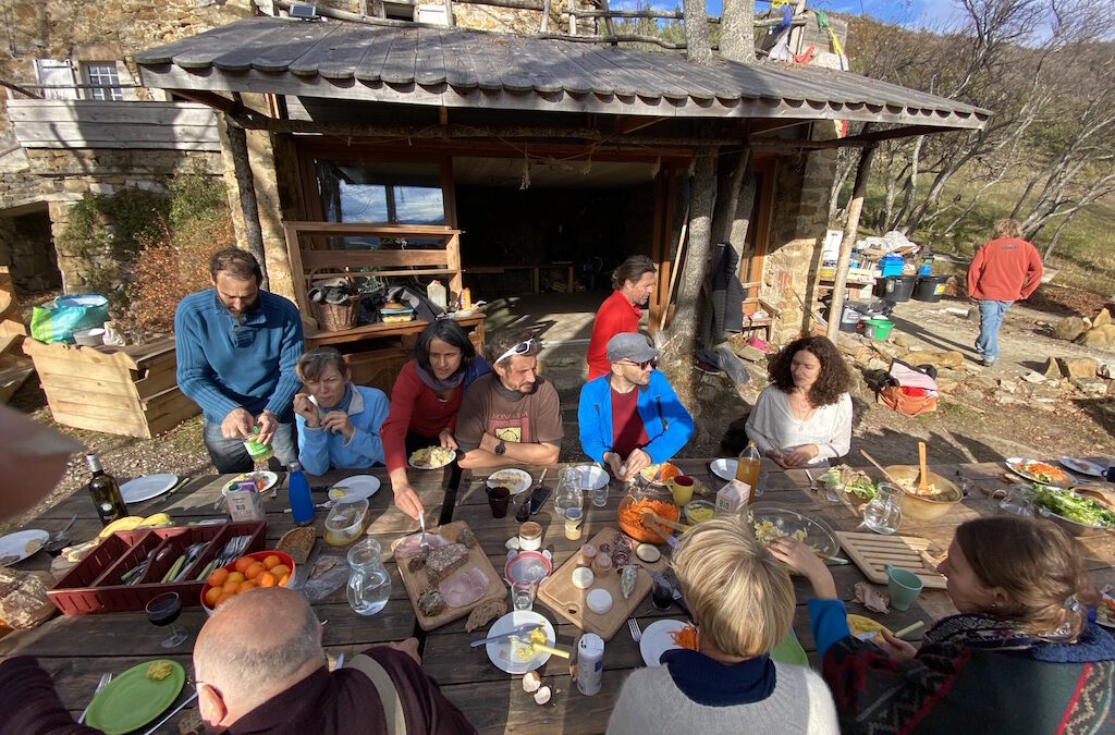 Repas partagé à la Comtesse en automne